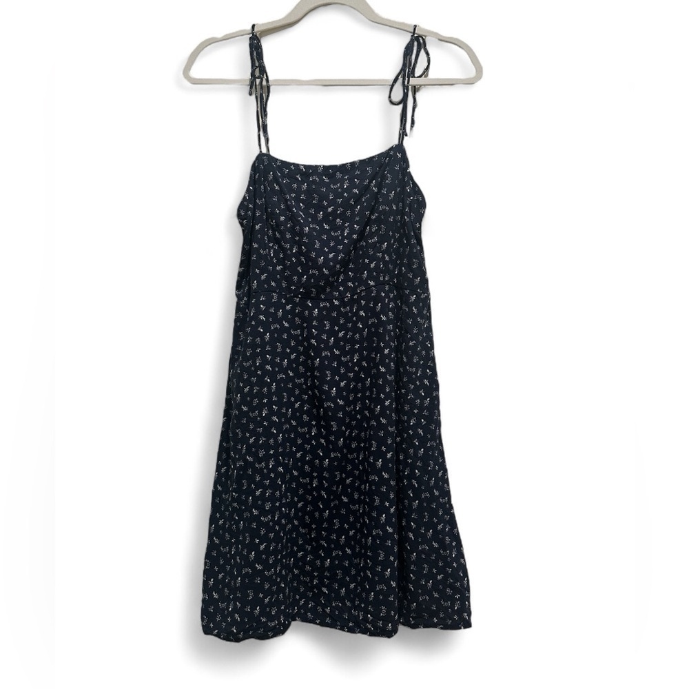 Old Navy Women’s Navy Blue Floral Flowy Dress Medium